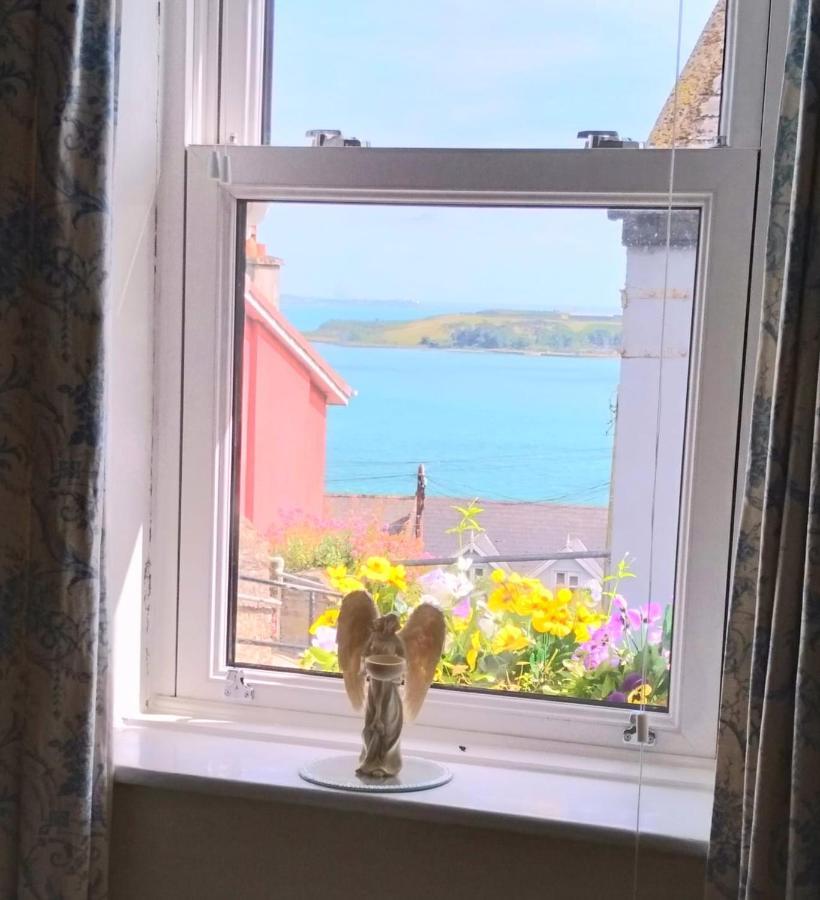 Sea View Cottage, 2 Bedrooms With Stunning Views An Cóbh Esterno foto