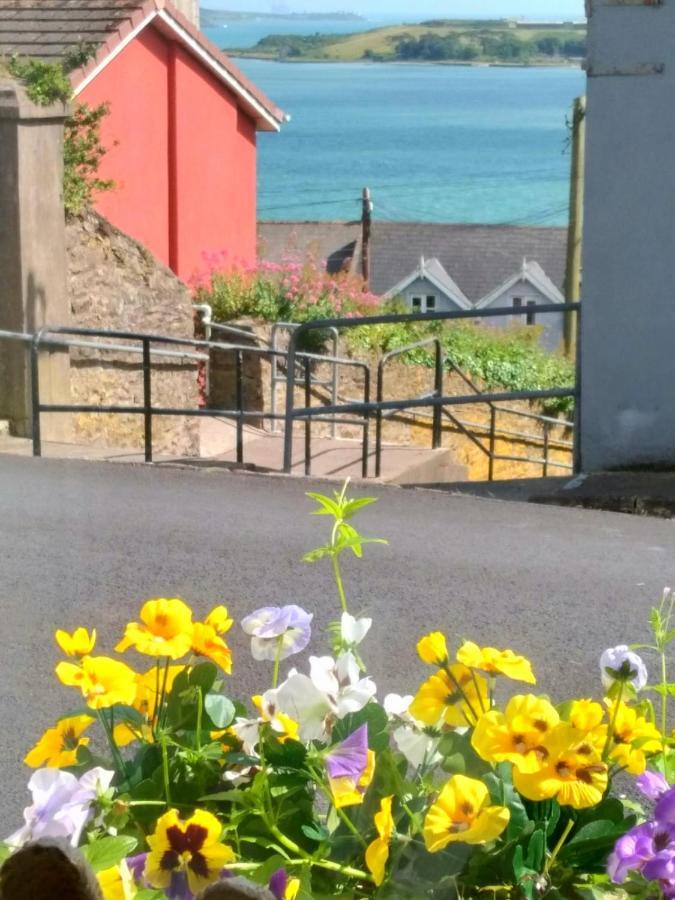 Sea View Cottage, 2 Bedrooms With Stunning Views An Cóbh Esterno foto