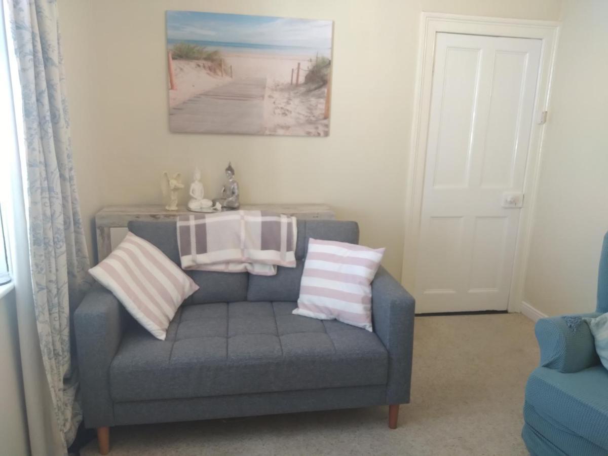 Sea View Cottage, 2 Bedrooms With Stunning Views An Cóbh Esterno foto